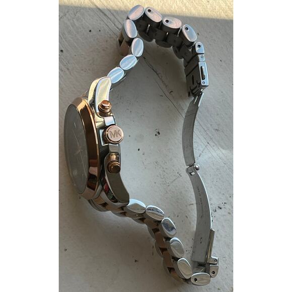 Michael Kors Bradshaw Chronograph Two-Tone MK5606 Women's Navy Face Watch $375 - Picture 4 of 16